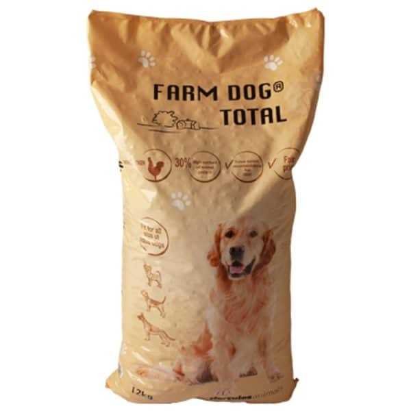 en lysebrun pose med 12 kg hundefoder fra Farmdog